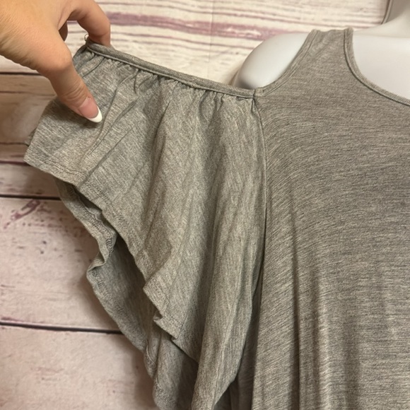 Gray cold shoulder ruffle dress - Picture 2 of 2